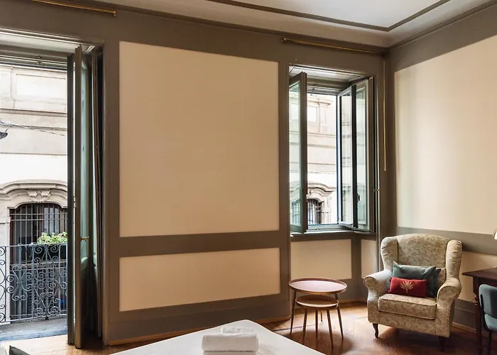 Youhosty - Charm Via Torino *