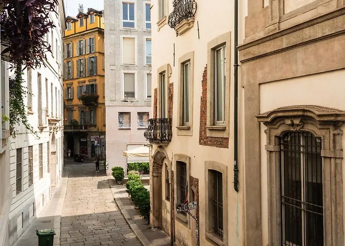 Youhosty - Charm Via Torino *