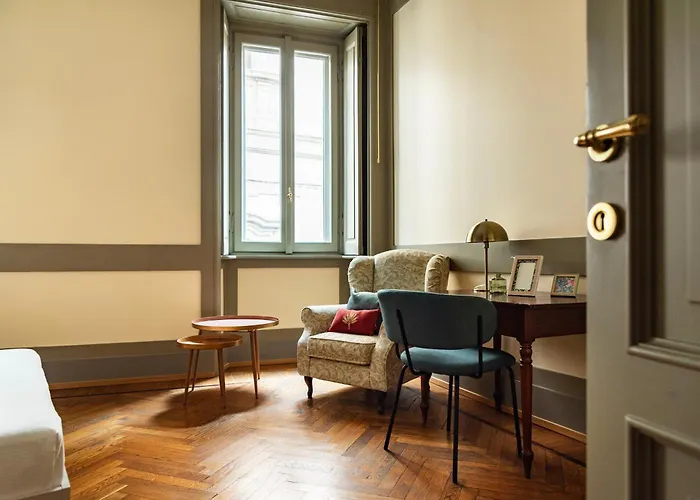 Youhosty - Charm Via Torino