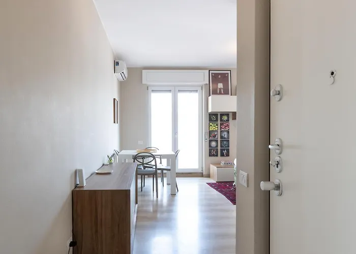 아파트 Luminoso Piano Alto Con Terrazzo - Mirable Pm