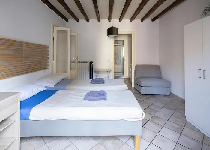 Elegant Naviglio Cool Area Large 5 Pax With Elevator Apartment