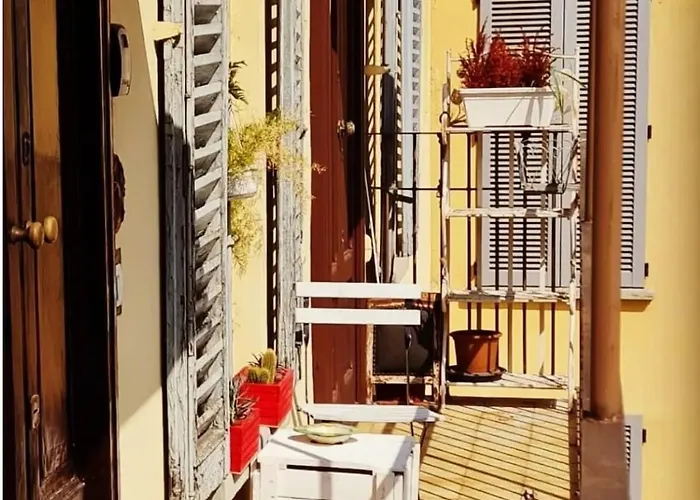 Elegant Naviglio Cool Area Large 5 Pax With Elevator