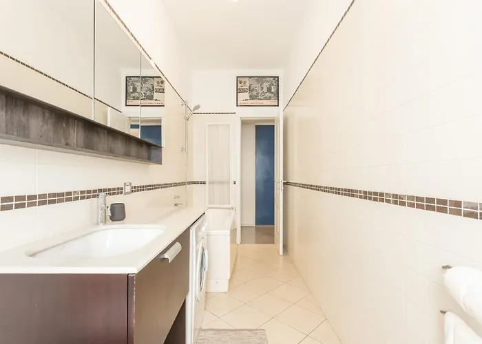 Borgese By Halldis * Mediolan