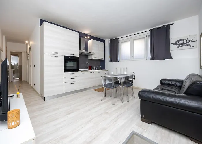 Lejlighed Spacious 70 Mq Self Check-in ,free Parking, San Siro