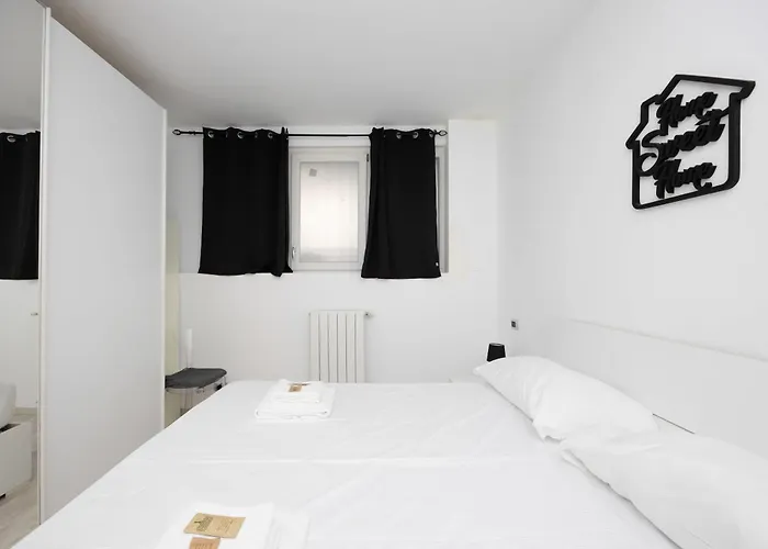 Spacious 70 Mq Self Check-in ,free Parking, San Siro Milano