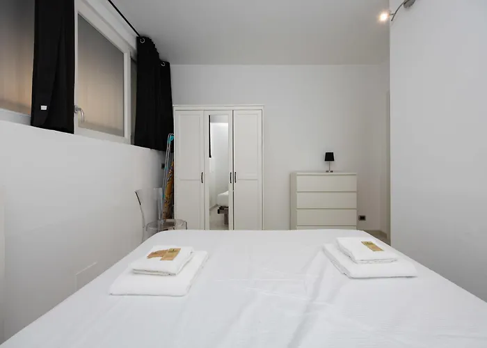Apartament Spacious 70 Mq Self Check-in ,free Parking, San Siro Mediolan
