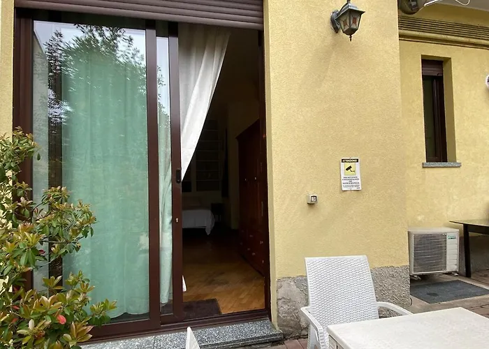 Artist S 80 Mq With Garden And Palm Tree