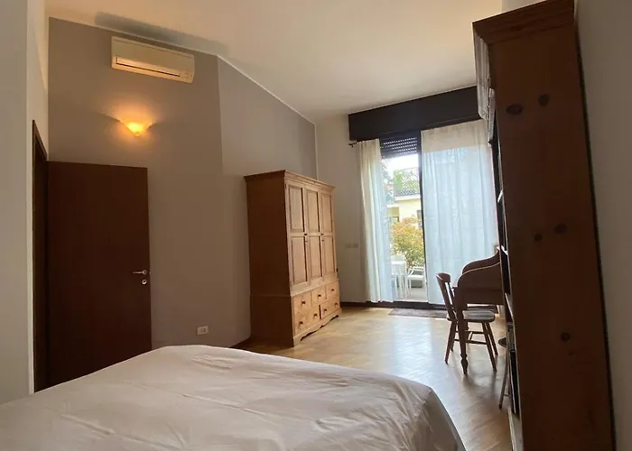 Artist S 80 Mq With Garden And Palm Tree