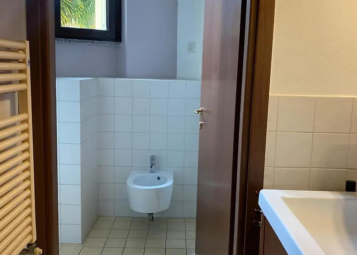 Artist S 80 Mq With Garden And Palm Tree * Милан