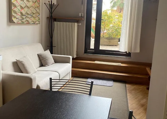 Artist S 80 Mq With Garden And Palm Tree