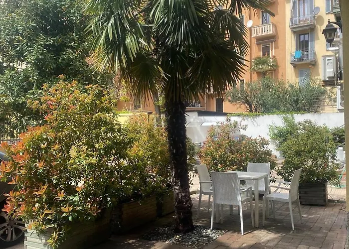 Artist S 80 Mq With Garden And Palm Tree Милан