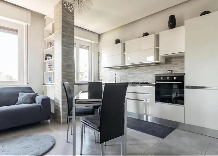 Luxury In Prada District Near Mm Brenta & Center - Ideal For Business Profiles