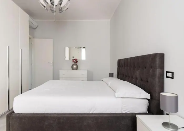 Luxury In Prada District Near Mm Brenta & Center - Ideal For Business Profiles Daire