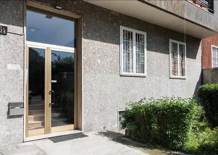 Luxury In Prada District Near Mm Brenta & Center - Ideal For Business Profiles *