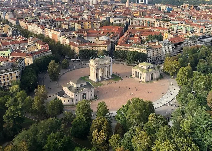 Stylish And Bright In The Center Of Апартаменты Милан