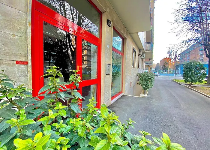 Famagosta Home, Navigli Style, Spazioso E Confortevole Per Gruppi E Famiglie, A Piedi Da Metropolitana Famagosta, Per Stazione E Garibaldi *