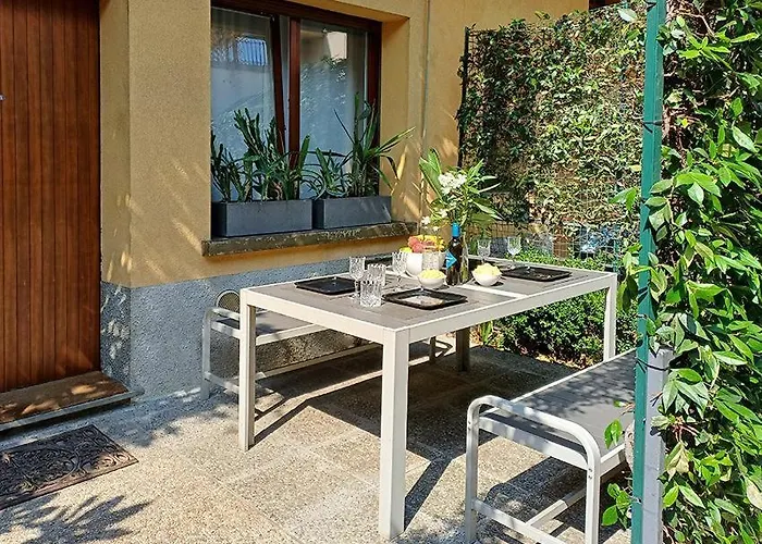 Appartement Elegant Stylish House With Garden & Ac