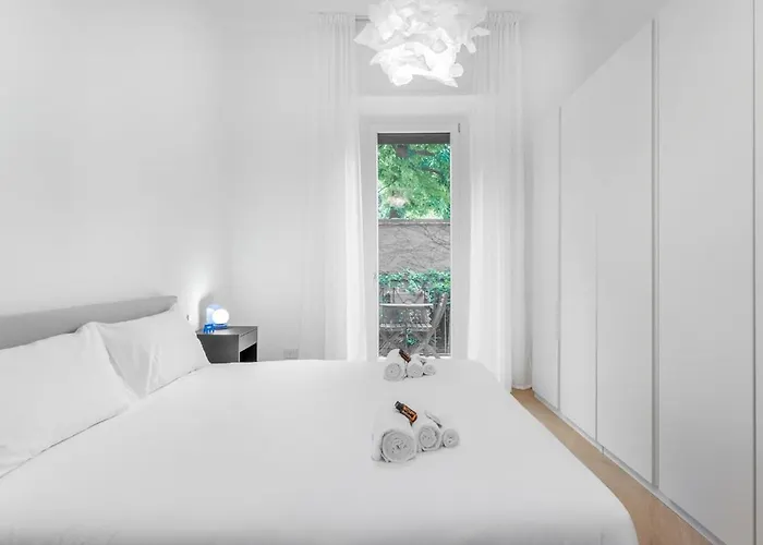 Premium Modern Mediolan