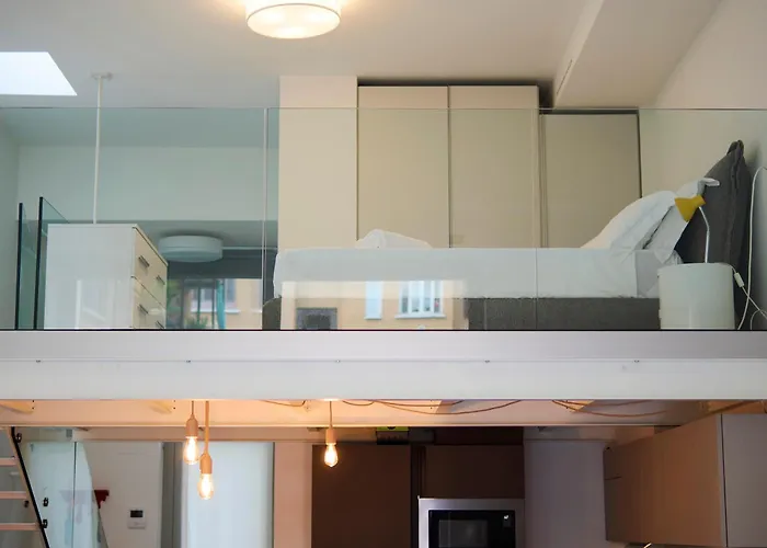 Elegant Loft With Hidden Garden Oasis - Portello Lägenhet