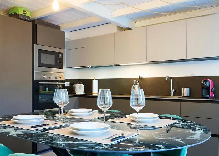 Elegant Loft With Hidden Garden Oasis - Portello * Milano