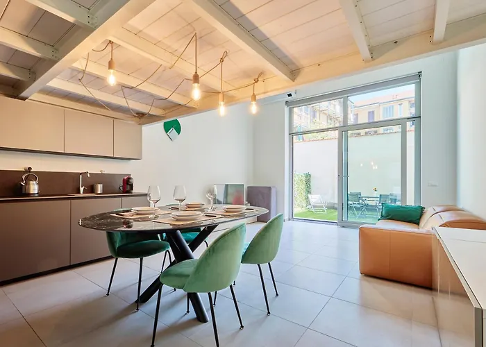 شقة Elegant Loft With Hidden Garden Oasis - Portello *