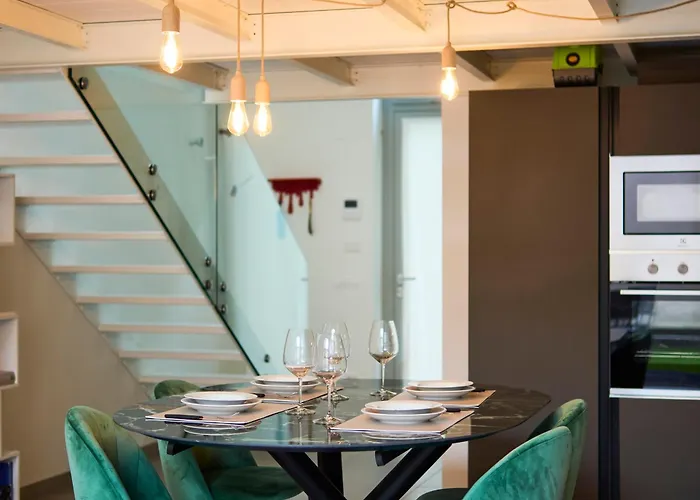 Elegant Loft With Hidden Garden Oasis - Portello * Milano