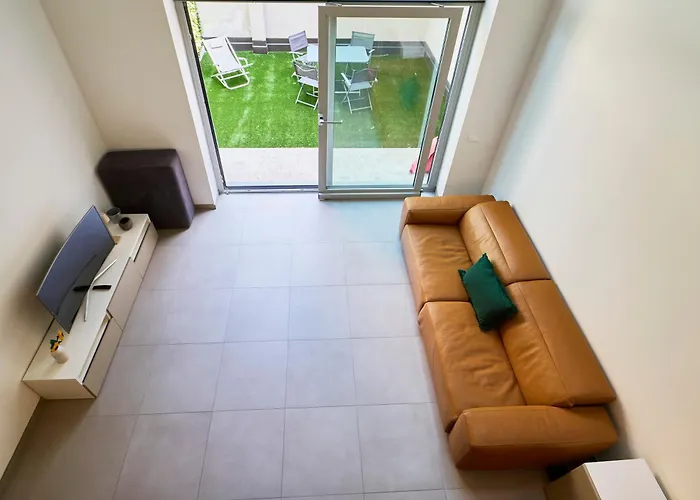 Elegant Loft With Hidden Garden Oasis - Portello