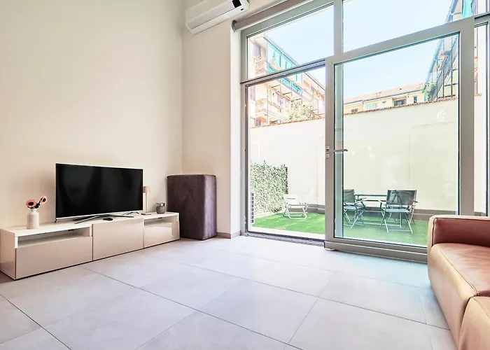 Elegant Loft With Hidden Garden Oasis - Portello *