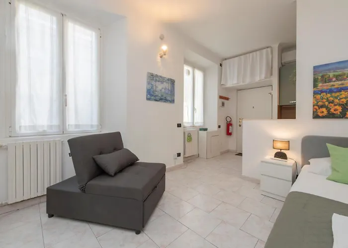 Ihost - Premuda 17 Milan