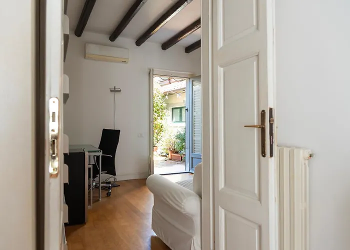 Youhosty - Nerino 10 * Milán
