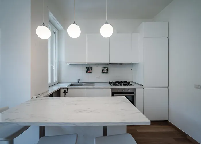 Ray 6 Navigli * Milano