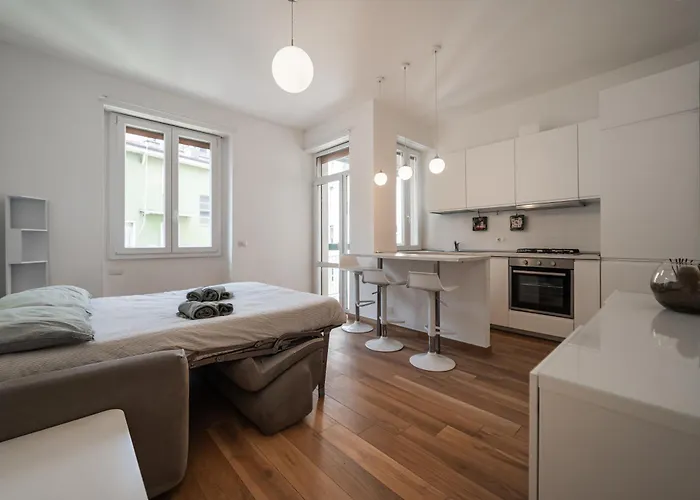 Ray 6 Navigli Milano