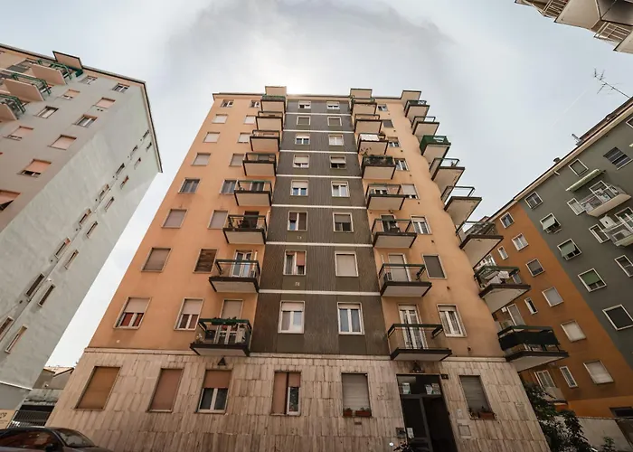 Ray 6 Navigli Milano