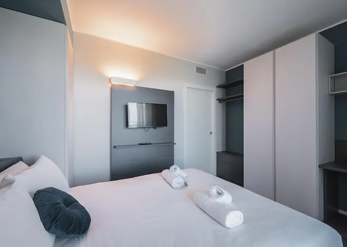 Park Towers 17 - Design - Large Terrace - Ac Милан