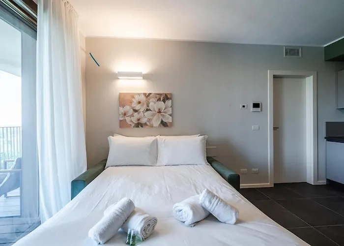 Park Towers 15 - Design - Large Terrace - Ac Milánó