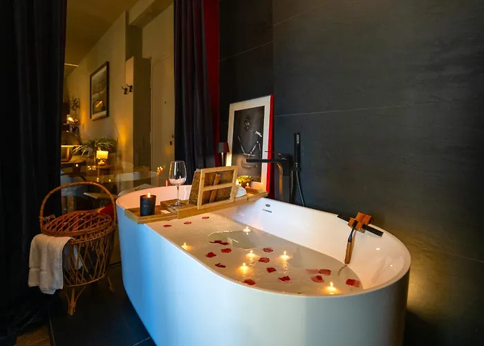 Appartement Lussuoso Attico Con Terrazza, Vicino Metro, Duomo, Fondazione Prada Milaan