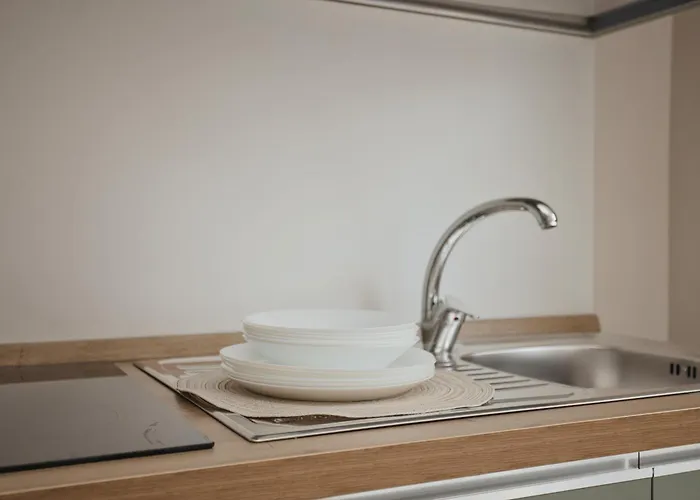 Hostmate - - Imperia's Nest - Romolo Iulm * Milán