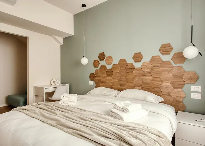 Hostmate - - Imperia's Nest - Romolo Iulm Apartament