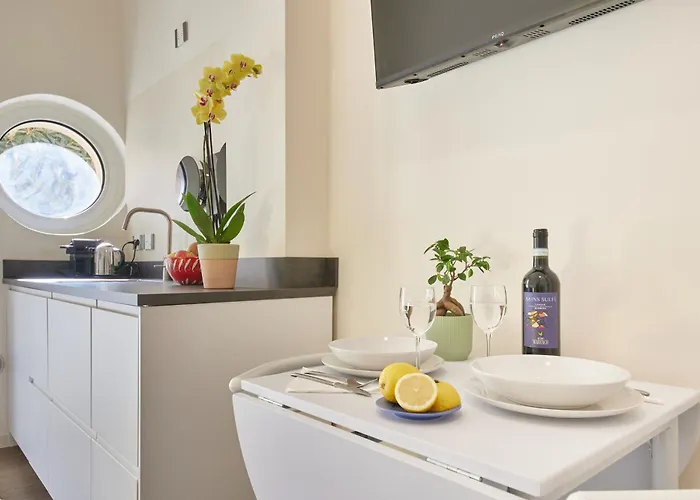 The Porthole - Rifugio Chic E Porta Venezia Apartament