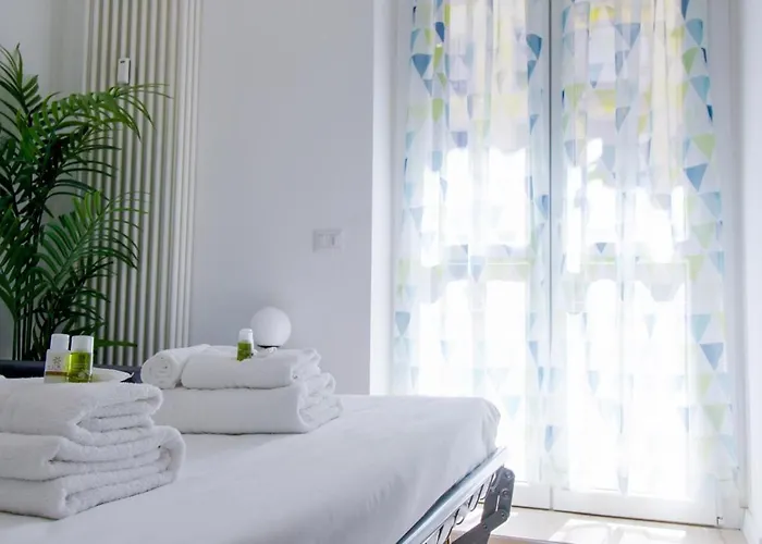 Navigli - Free Wifi Milan