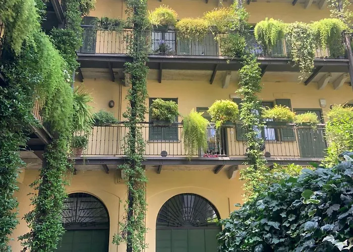 Charming Park - Center - For 5 Guests - Brand New Bathroom 아파트