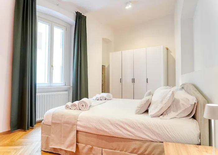 Cadorna Prestigious - Modern Architecture In Front Of The Station *