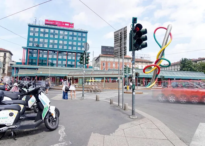 Cadorna Prestigious - Modern Architecture In Front Of The Station * 米兰