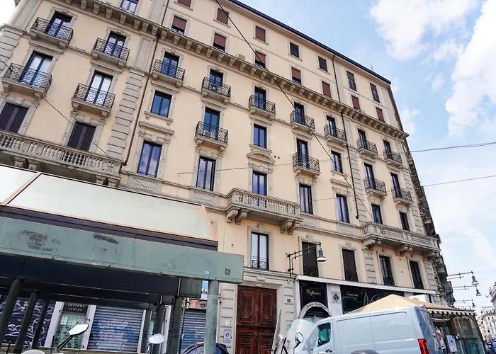 Cadorna Prestigious - Modern Architecture In Front Of The Station *