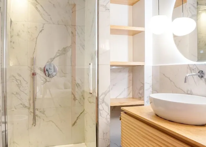 Cadorna Prestigious - Modern Architecture In Front Of The Station