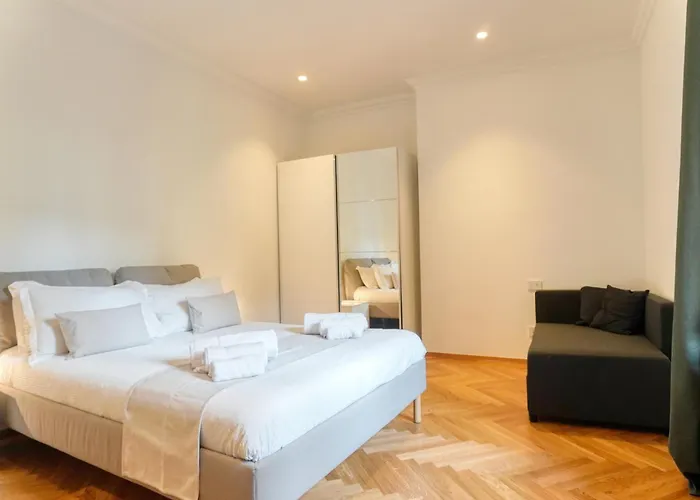 Cadorna Prestigious - Modern Architecture In Front Of The Station *