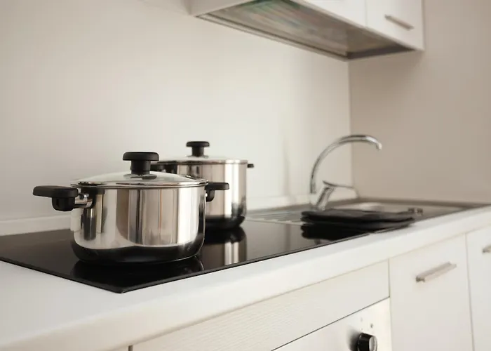 Hostmate - - Imperia's Serenity - Romolo *