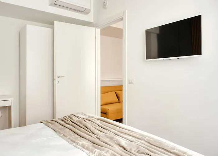 Hostmate - - Imperia's Serenity - Romolo Apartment
