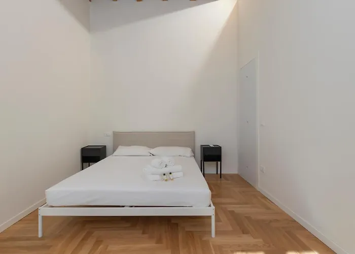 Xenia - In Corso San Gottardo B * Milano