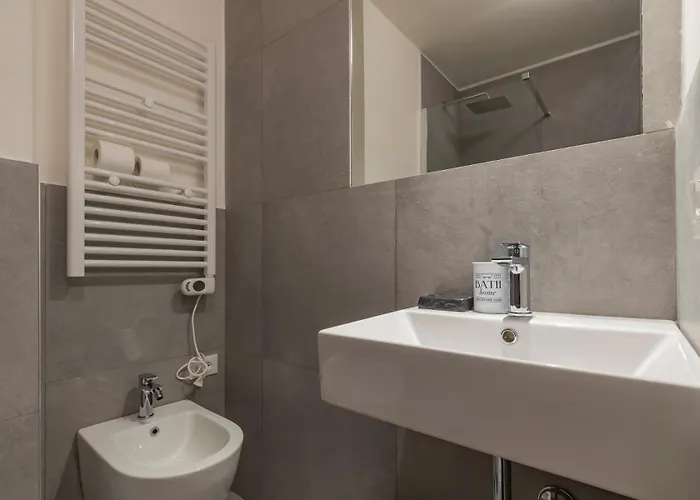 Xenia - In Corso San Gottardo A ميلان